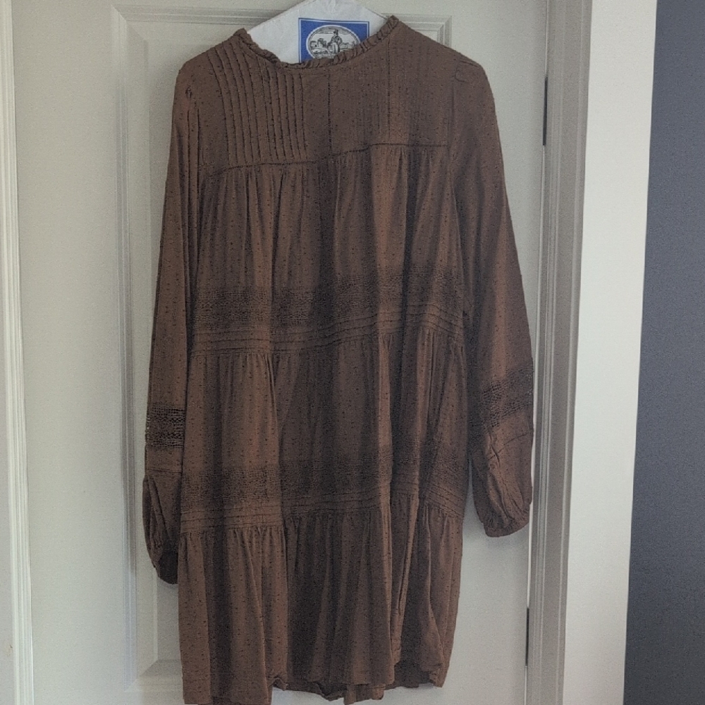 Old Navy Tan Long Sleeve Dress